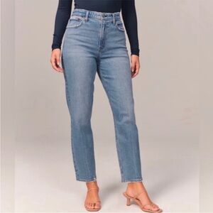 Abercrombie & Fitch Size 35 / 20L The Mom High Rise Curve Love Jeans Medium Wash